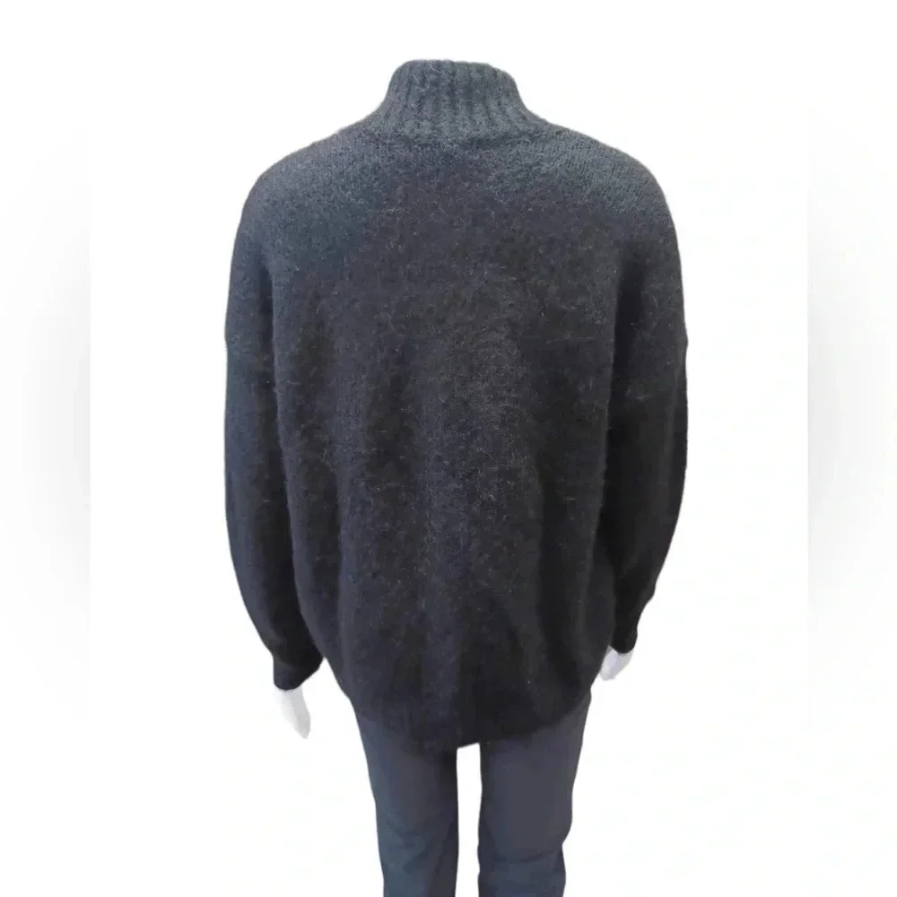 Tahari Black Zip  Up Sweater Size Large - Picture 2 of 8
